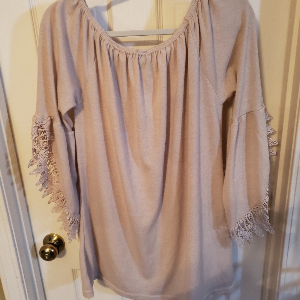 Used Condition Win-Win Women's Open Sleeve Lace Tunic Toupe Sz L/XL fits like 1X